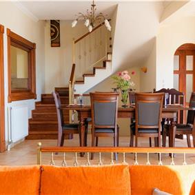 5 bedroom villa with pool, near Acharavi, sleeps 9